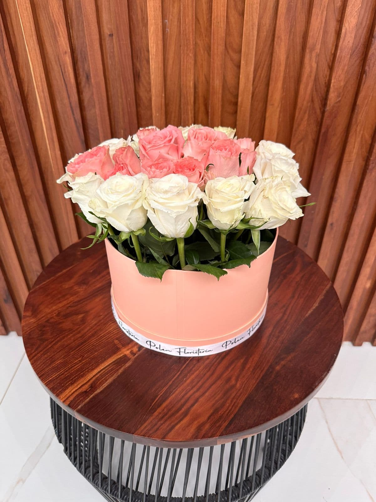 Caja de rosas 24